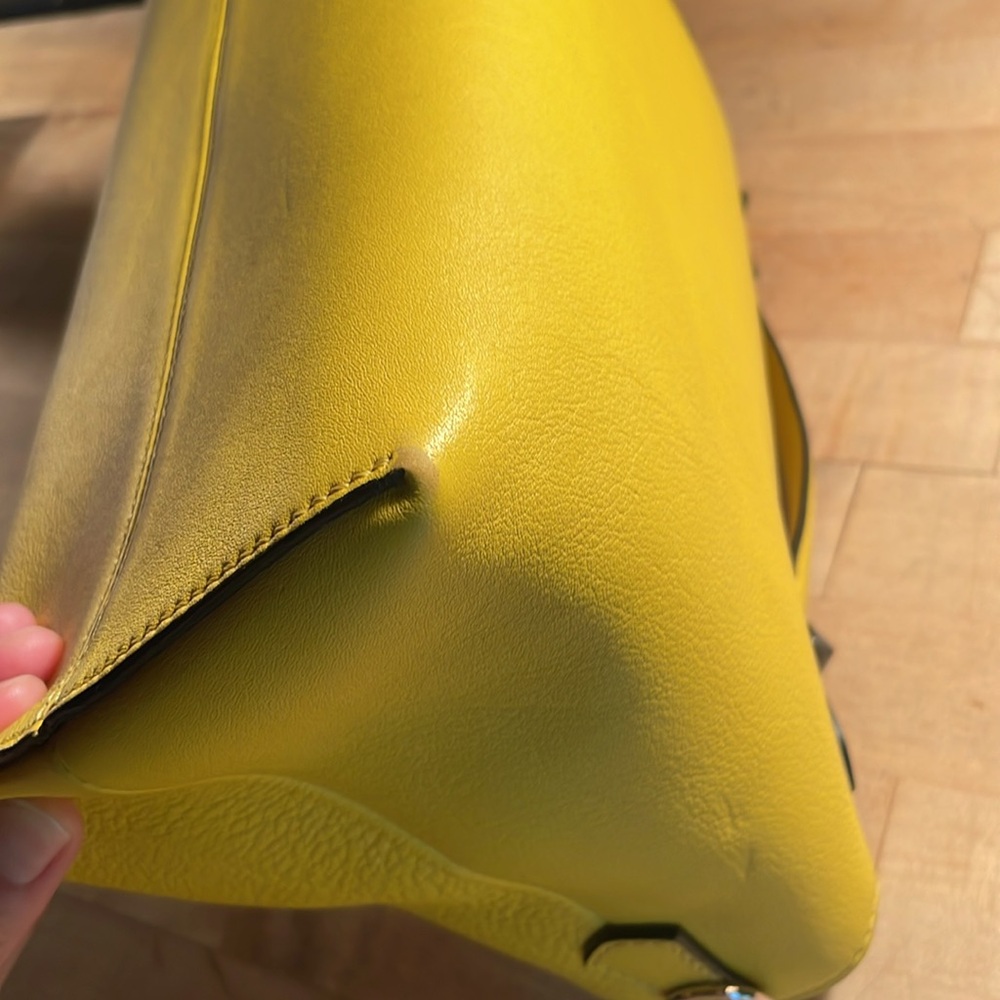 🛑SOLD🛑Fendi By The Way Yellow Black Croc Tail Bag! Monster Vibes!🖤💛🖤 - Picture 9 of 16